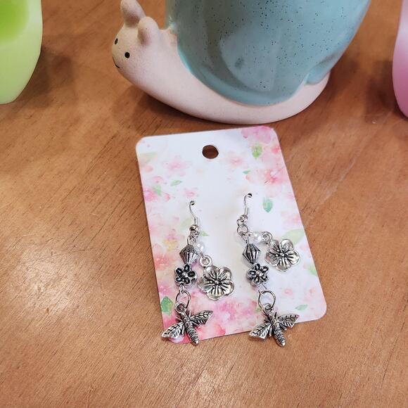 Butterfly Dangle Drop Earrings Bead Dainty Elegant Minimalist Jewelry Fairycore - Picture 6 of 8